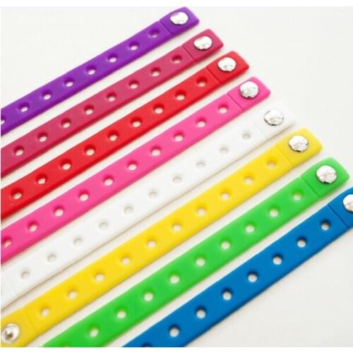 1PCS Random Color Silicone Bracelet Wristbands 19.5CM With Shoe Croc Buckle PVC Shoe Accessories Shoes charms Kid birthday Gifts