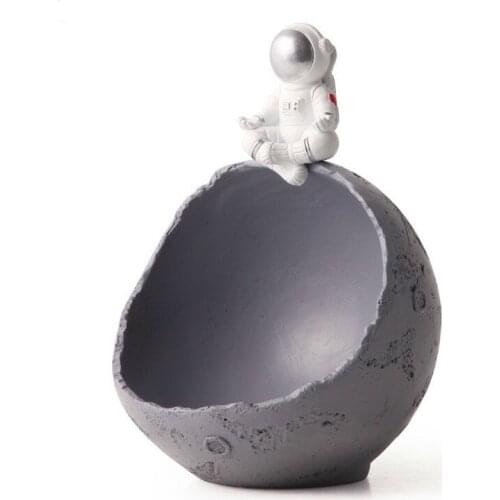 Astronaut Design Storage Case Funny Candy Snack Food Box Practical Keys Storage Container Desktop Ornament for Home Living Room