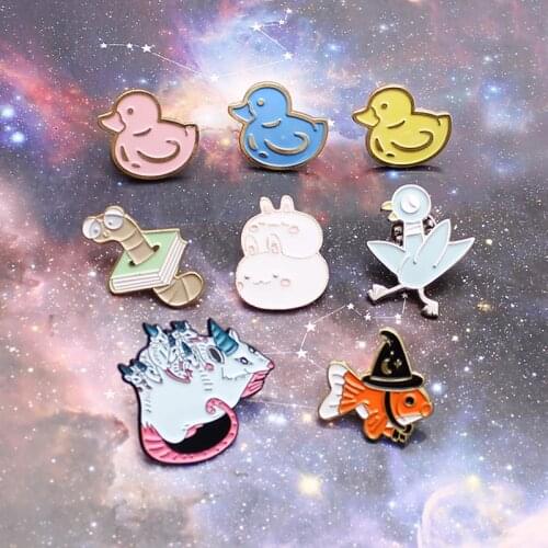 Animal Metal Enamel Pins Rabbit fish duck mouse mouse bird Brooches for Women Lapel Pin Backpack Custom Badge Brosche