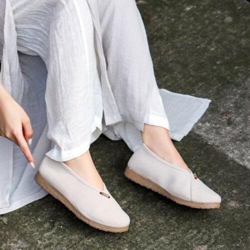 2021 new embroidered shoes road shoes flat National style Hanfu cotton and linencloth shoes women flat shoes