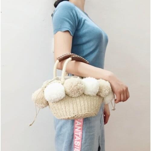 Super Cute Hand-woven Beach Bag Cute Contrasting Big Wool Ball Straw Bag Small Fresh Casual Bag Fashion Summer Womens Handbag