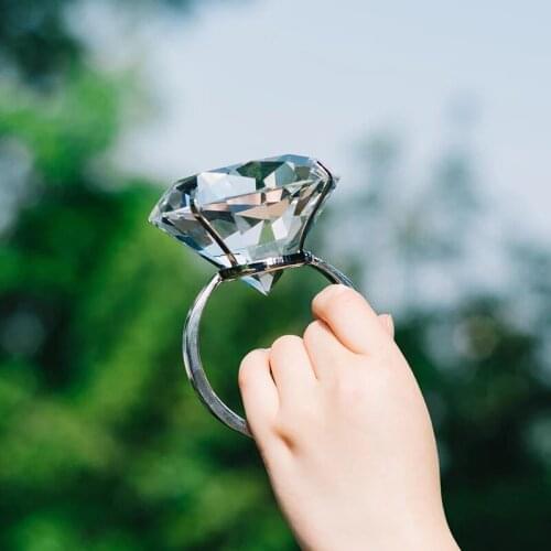 Wedding Decoration 8cm Crystal Glass Large Diamond Ring Romantic Proposal Marriage Props Home Ornaments Party Gifts Souvenirs