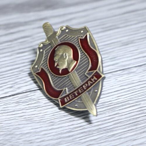 Russia USSR Badge Lapel Pins Metal Badge Medal Souvenir Collection Russian Military Worker Honor