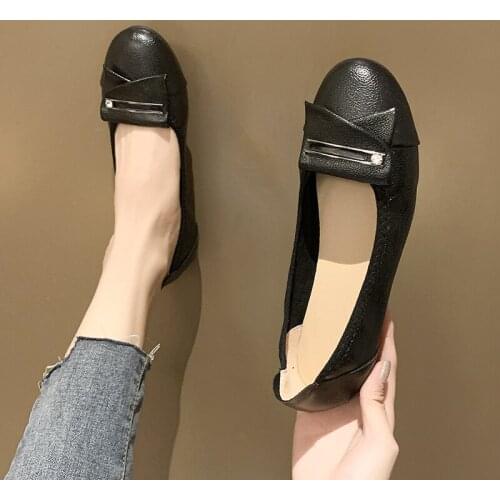 2020 Sexy Low Heels Red Flats Women Elegant with Buckle Shoes Women Slip on Loafers Ladies Flat Shoes for Women Shoes U19-89