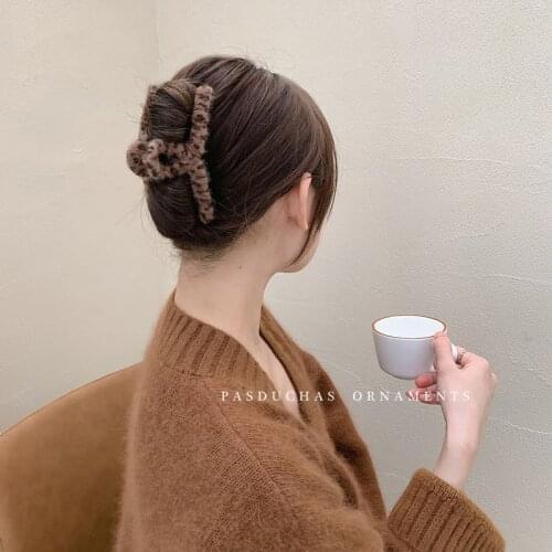 Leopard Print Plush Clip Headdress Hairpin Back Head Grip Korean Simple Large Hair Claw Autumn and Winter New Shark Clip