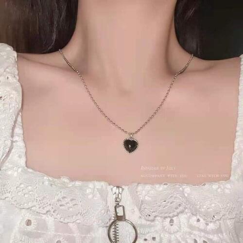 Simple Black Heart-Shaped Necklace Women Summer Niche Design Pendant Hip Hop Sweet Choker Best Gift For Lover Girlfriend Jewelry