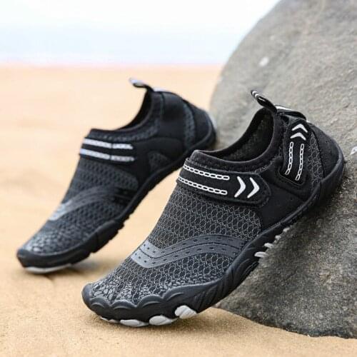 New childrens beach shoes, water sports shoes, sports shoes, quick-drying swimming shoes, outdoor breathable upstream beach sho