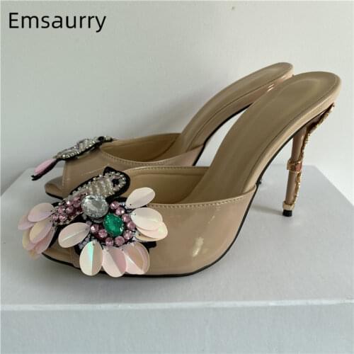 Luxury Diamond Butterfly-Knot Runway Mules Lady Metal Petal Decor High Heels Peep Toe Slingbacks Patent Leather Sandals Women
