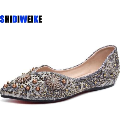 Designer Crystal Woman Flat Shoes Elegant Comfortable Lady Fashion Rhinestone Soft Bees Rhinestone Flowers Women Shoes Plus Size