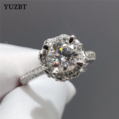 YUZBT 18K White Gold Plated Excellent Cut 1 Carat 6.5mm Gemstone Ring Diamond Test Past D Color Moissanite 4 Prong Wedding Ring