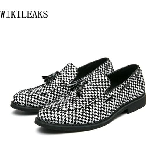 Black Mens Dress Shoes Loafers Tassels Slip on Shoes Men Pointed Toe Party Shoes for Men 2021 Chaussure Homme Zapatos De Hombre