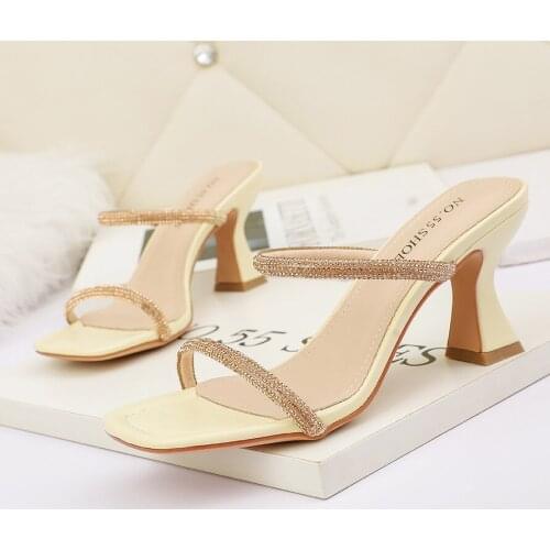 Summer Sandals Women Flip Flops Rhinestone Flat Sandals Ladies Slippers Shoes Female Round Toe Bling Luxury Sandalias Mujer