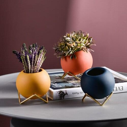 Nordic Ball Wrought Iron Ceramic Small Flower Pot Desktop Bracket Vase Decorative Decoration Simulation Floral Plant Flower