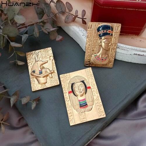 HUANZHI 2020 New Vintage Egyptian Pharaoh Human Face Carved Simple Geometric Rectangle Gold Metal Brooch Pin Coat Accessories