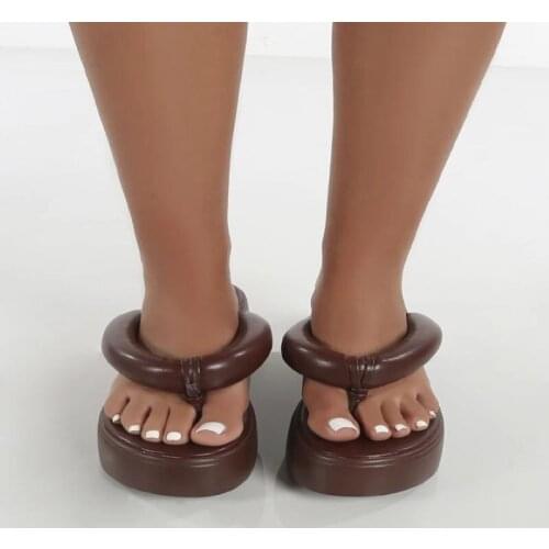 2021 New Popular Bread Bottom Fashion Thick Bottom Increased Sandals and Slippers Leisure Beach Outdoor Flip-flops Beach Shoes