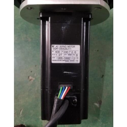 SGM-04AGSU11 servo motor , used in good condition . 85% appearance new , good working , free shipping