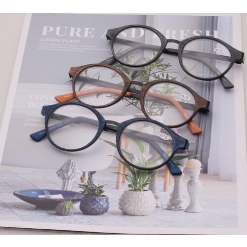 3 pairs of stylish reading glasses for men and women, light and portable, straight wood grain