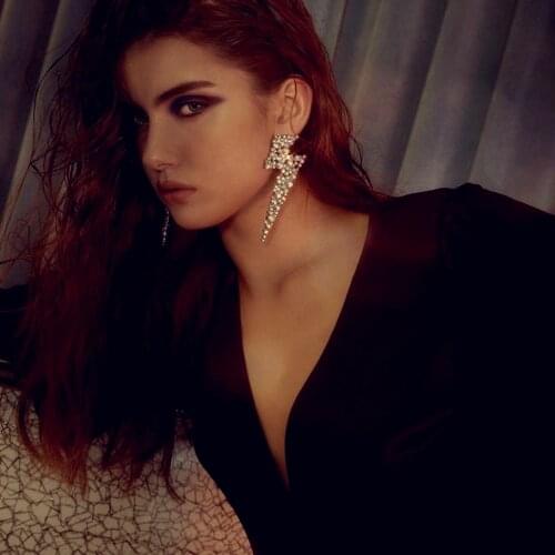 New Shiny Rhinestone Gems Lightning Shaped Stud Earrings for Women Fashion Jewelry Hot Sale Collection Earrings Accessories