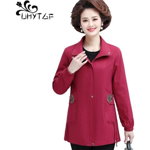 UHYTGF Womens Trench Coat Elegant Mom Casual Spring Autumn Windbreaker Female Fashion Pocket Zipper 5XL Plus Size Outerwear 2044