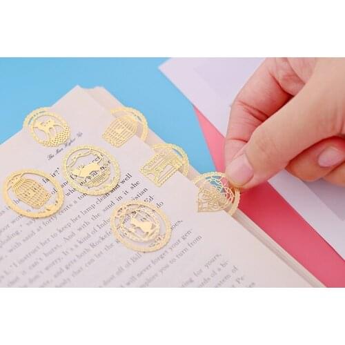 20 Pieces Style Random Metal Bookmark Animal Building Circular Design Originality Stationery Mini Bookmarks Christmas Gift