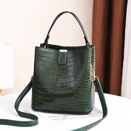 2021 New Crocodile Pattern Womens Handbags PU Leather Small All-Match Bucket Bag Fashion Single Shoulder Bag Simple Womens Bags