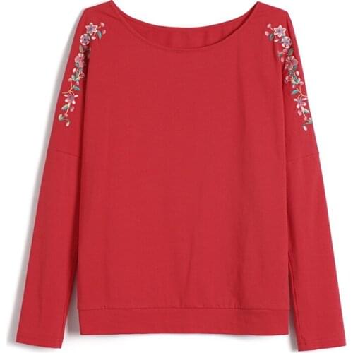 2019 autumn new Casual Long sleeve Tops Tees Womens vintage Embroidery O-Neck T-shirt red Large size Loose cotton Tops