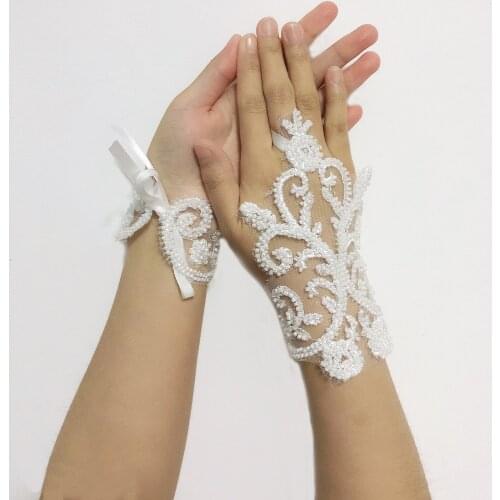 Short Wedding Gloves for Bride Fingerless Beading Bridal Gloves Lace Gloves Luva De Noiva Wedding Accessorie