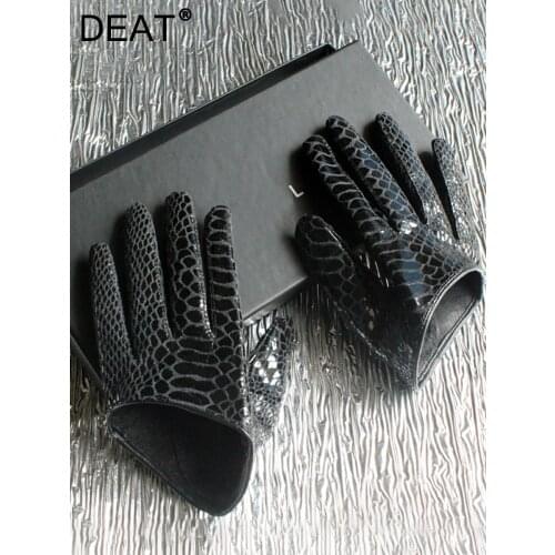 DEAT 2021 Autumn And Winter Solid Color Snake Pattern Fashion Womens Leather Half Palm Short Sheepskin Gloves 7I2103