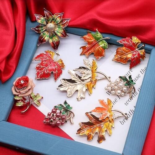 Christmas Brooches Cute Maple Leaf Flower Enamel-Pearl Gift For Girls Female