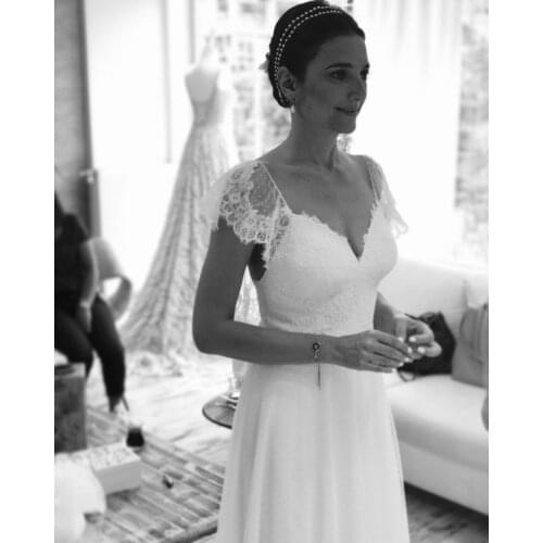 Romantic Lace V Neck A Line Wedding Dress Backless Short Sleeve Applique Tiers Bohemian Tullle Bridal Gowns
