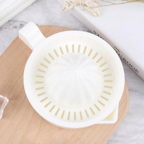1Pcs Kitchen Accessories Manual Plastic Fruit Tool Orange Lemon Squeezer Juicer Machine Portable Citrus Juicer