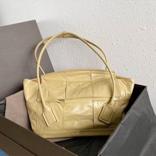 Capacity Casual Women Large Totes Fashion Oil Wax Leather Shopping Bag Softshell Ladies Packing Handbag 2020 New Shoulder Bags