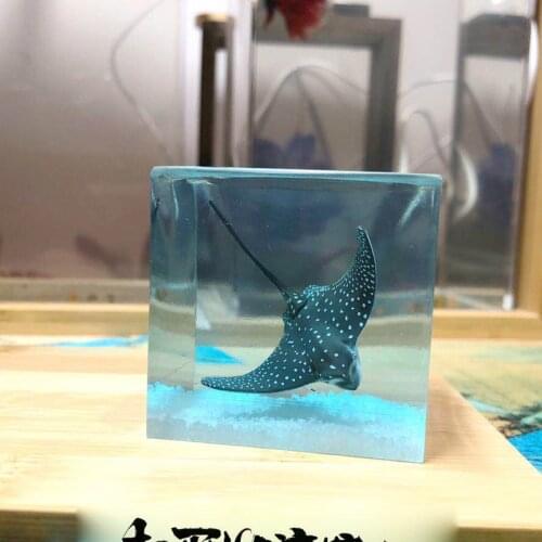 Epoxy handmade marine batfish Na-ray manta ray crystal surrounding Qi Tan resin ornaments car decoration ideas