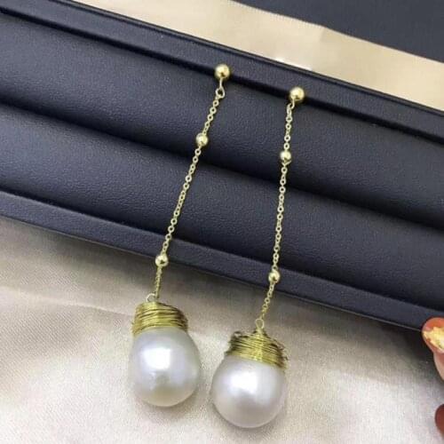 Charming round 11-12mm south sea white pearl earring 14k