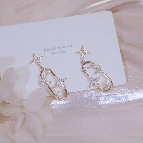 2021 New Arrive Popular Design Pin Women Earring Bling Cubic Zircon Star Moon Stud Earrings Charm Elegant Jewelry Pendant Gift