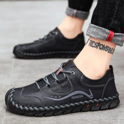 Spring New Loafers Fashion Boat shoes Male Brand Leahter metal button Slip-ON Mens Casual Shoes Mens Shoes 2020 new ui89
