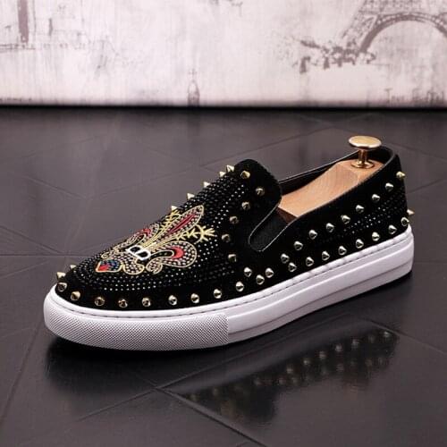 British Mens Black Casual Loafer Shoes Fashion Slip On Embroidered Suede Nubuck Comfort Rivets Charm Leisure Zapatos ERRFC
