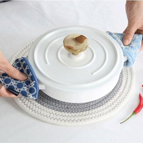 2pcs/set Denim Embroidery Insulation Gloves Kitchen Insulated Pot Cap Anti-scalding Thick Triangular Pot Handle