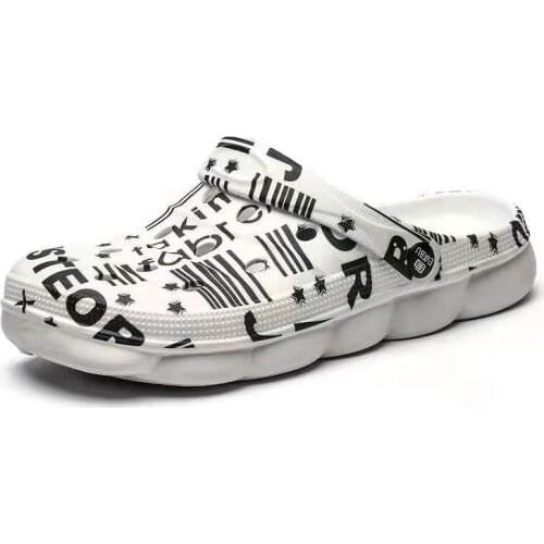 Mens Summer Dongdong Sandals 2021 Breathable Mens and Womens Outdoor Antiskid Beach Slippers Fashion Light Trend Large Shoes