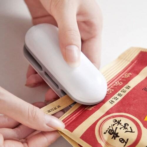 Mini Portable Bag Clips Home Electric Heat Sealing Machine Small hand pressure sealer for household food preservation