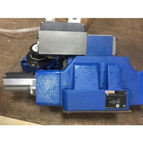 Rexroth Hydraulic Servo Valve 4WRL 25 V370M-3X/G24Z4/M MNR:0811404405 4WRL25V370M-30/G24Z4/M 8/5000 Made in Germany
