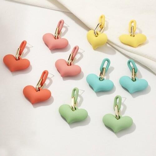 Wholesale Fashion 5 Colors Big Heart Dangle Earring for Women Sweet Summer Chain Acrylic Peach Heart Drop Earring Party Gift