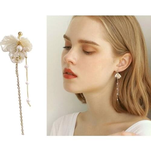No Pierced Ears Hole Earrings White Resin Shell Flower Bridal Pearls Long Cz Tassel Clip On Earrings for Women Lady Wedding