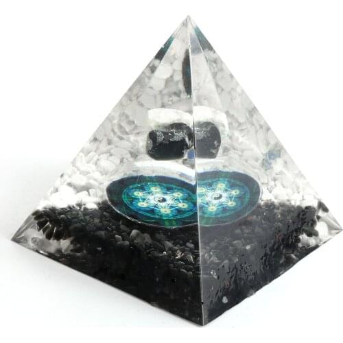 Chip Black Obsidian White Turquoises Chinese Tai Chi Energy Orgone Pyramid Reiki Healing Yin yang Crystal Resin Meditation Tool