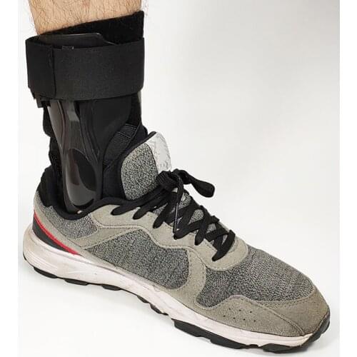 1pcs Sports Ankle Foot Squat Support Protection Protective Ankle Support Guard Fitness Sports Gym Badminton Accessory