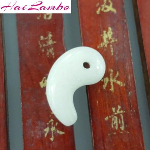 HaiLambo Natural White Jades Hand Carved Magatama Pendant Comma Beads Classic Amulet Jewelry Pendants Bead for Family Gift GY09