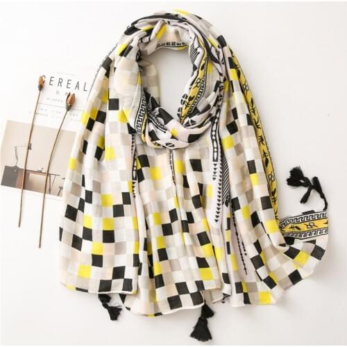 Autumn Winter Fashion Aztec Ombre Plaid Tassel Viscose Shawl Scarf Women High Quality Print Warm Hijabs and Wraps Muslim Sjaal
