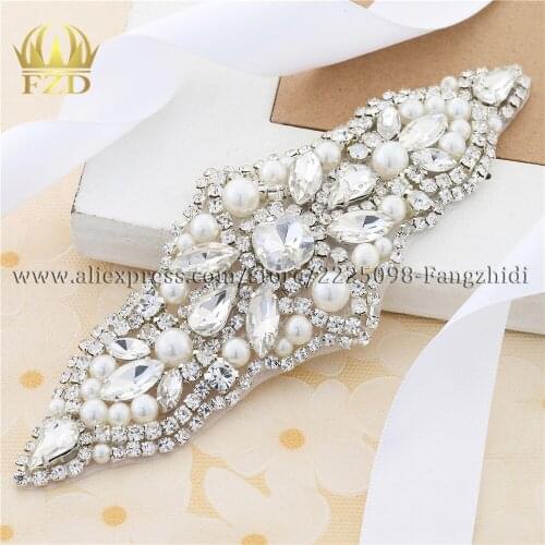30pieces) Wholesale Handmade Hot Fix Sewing on Pearls Applique for Garments Wedding Dresses