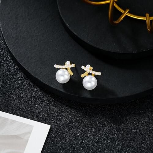 2020 New Arrival Trendy Round Women Dangle Earrings Korean Pearl Cross Small Earrings Simple Womens Jewelry