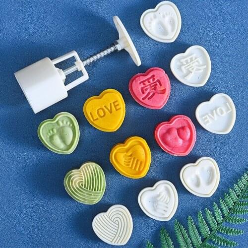 6pcs 50g Plastic Heart-shaped Mooncake Mold Reusable Mid-Autumn Festival Moon Cake Baking Mould Cookie Cutter Decorating Tools